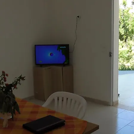 Kleine Mit Geschlossenem Garten In בית נופש פראביטה