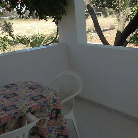 בית נופש Kleine Mit Geschlossenem Garten In *