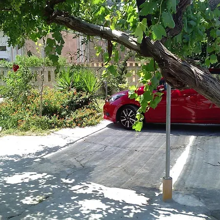Kleine Mit Geschlossenem Garten In בית נופש *