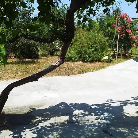 Kleine Mit Geschlossenem Garten In בית נופש פראביטה